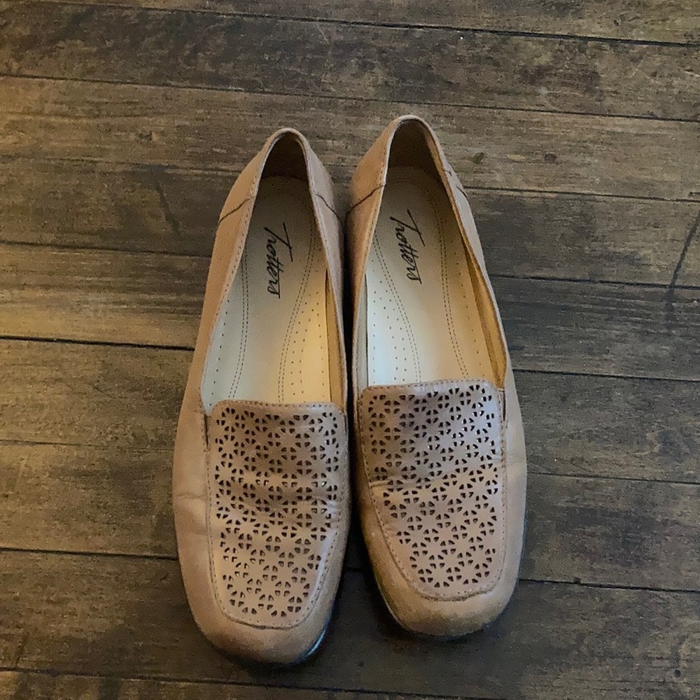 Trotters Loafer Size 8